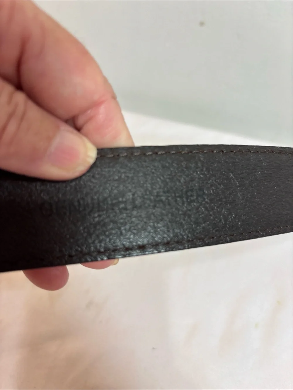 Columbia Men's Brown Leather Belt - Classic Casual Style. 1136